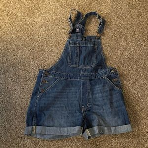 Overall shorts